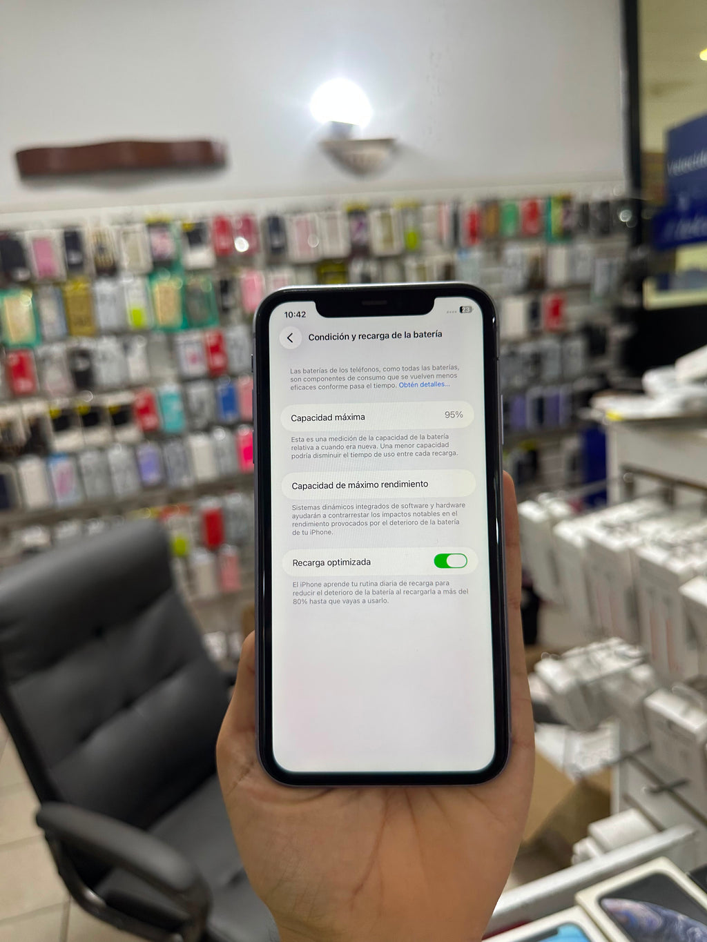 Iphone 11 de 64 gb purpura de exhibición