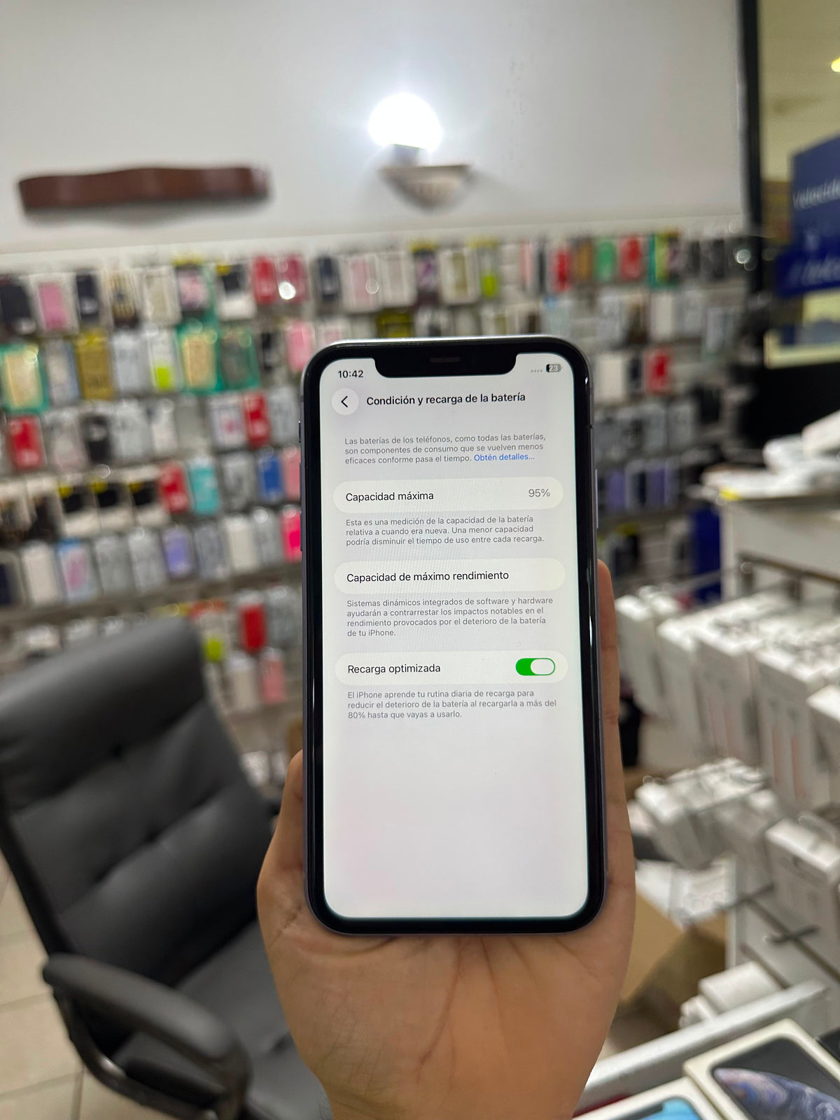 Iphone 11 de 64 gb purpura de exhibición