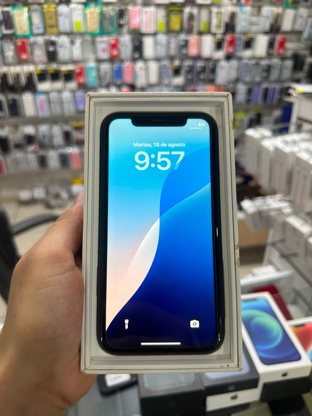 Iphone XR de 64 Gb negro de exibicion